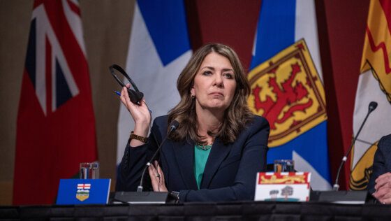 La première ministre de l'Alberta, Danielle Smith,